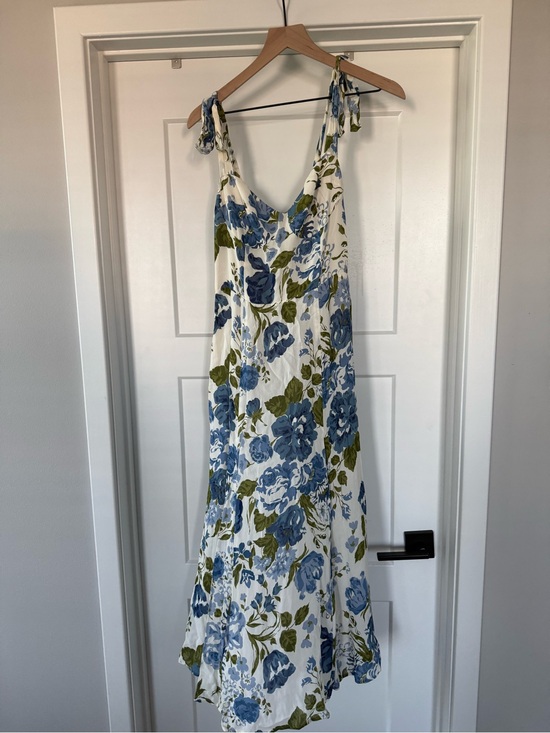 Reformation Dresses & Skirts - Reformation Dress in Lucca — Size 4
